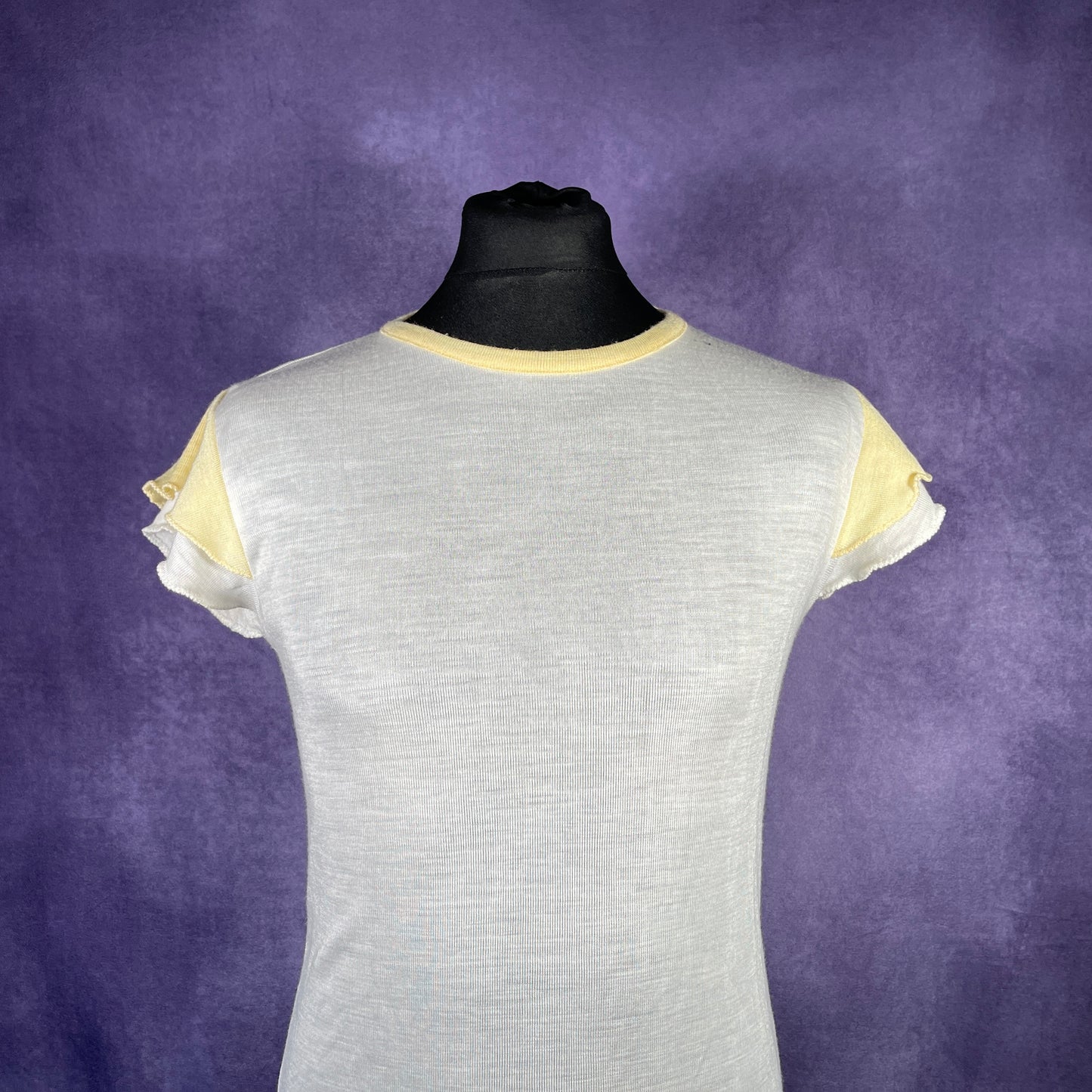 Vintage 1970s/80s Slim Fit Stretchy White Yellow Ring T-Shirt Mens XS