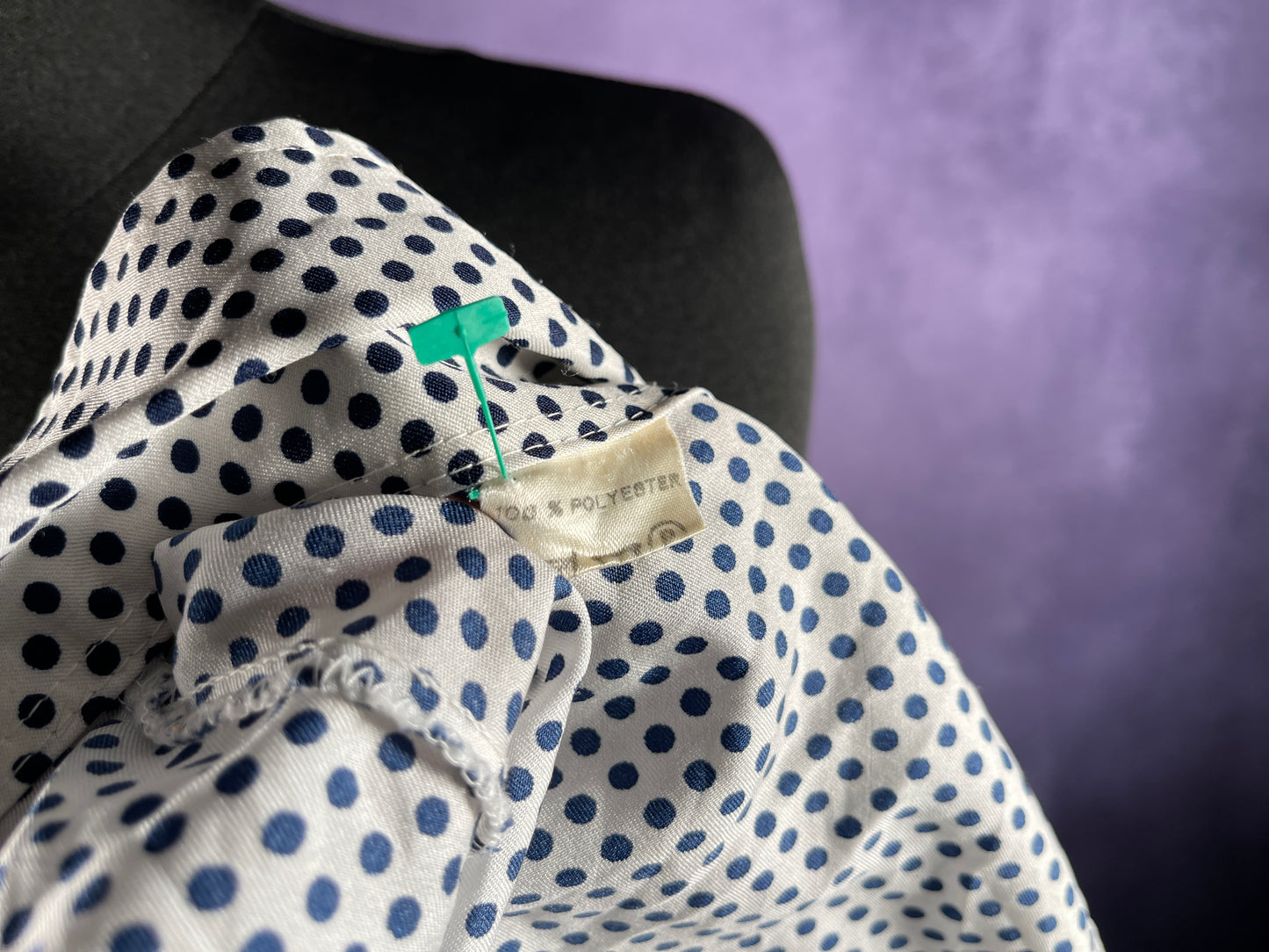 Vintage 1970s White Dark Blue Navy Polka Dot Short Sleeve Shirt