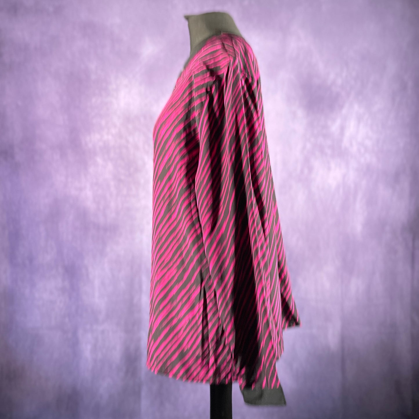 Vintage 1980s Women's Guy Laroche Silk Shirt Black Pink Button Up