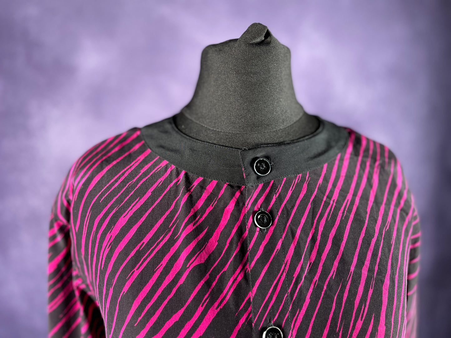 Vintage 1980s Women's Guy Laroche Silk Shirt Black Pink Button Up
