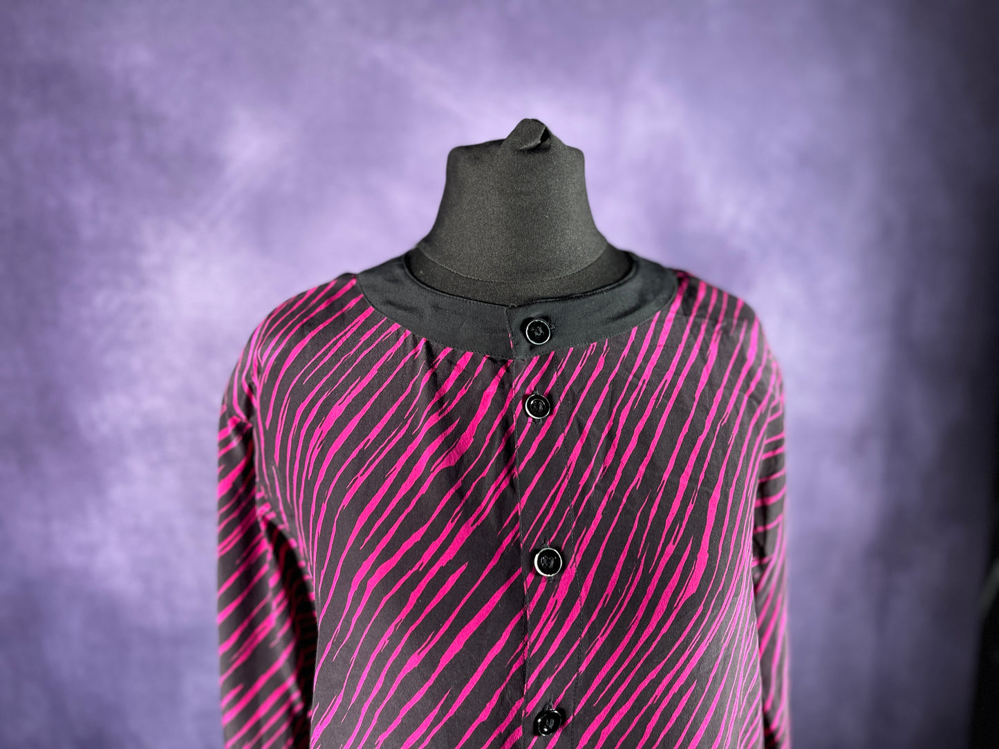 Vintage 1980s Women's Guy Laroche Silk Shirt Black Pink Button Up