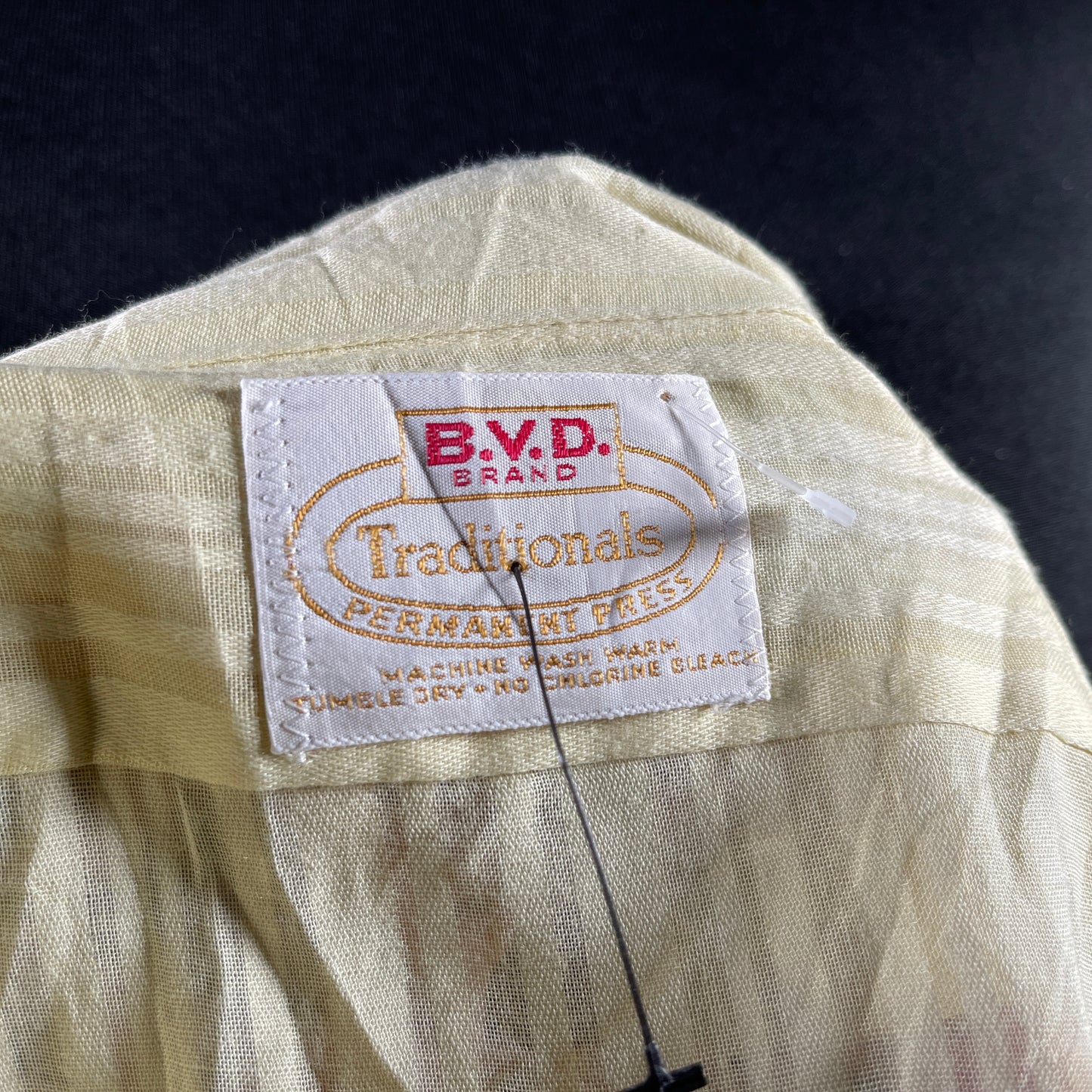 Vintage 1970s Mens Yellow Dagger Collar B.V.D. Shirt Large No tag size.