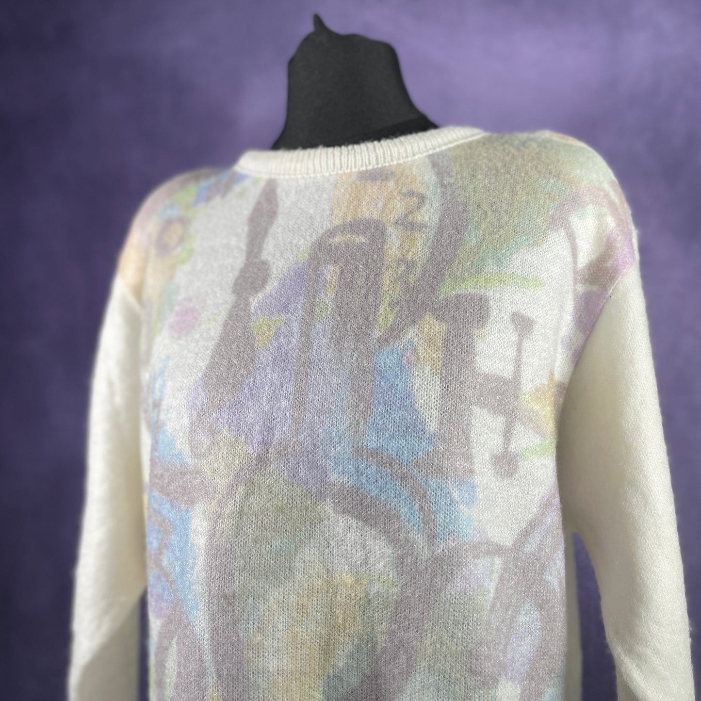 Vintage 1980s Ladies Womens Soft White Muti-coloured Floral Sweater Jumper Shoulder Pads