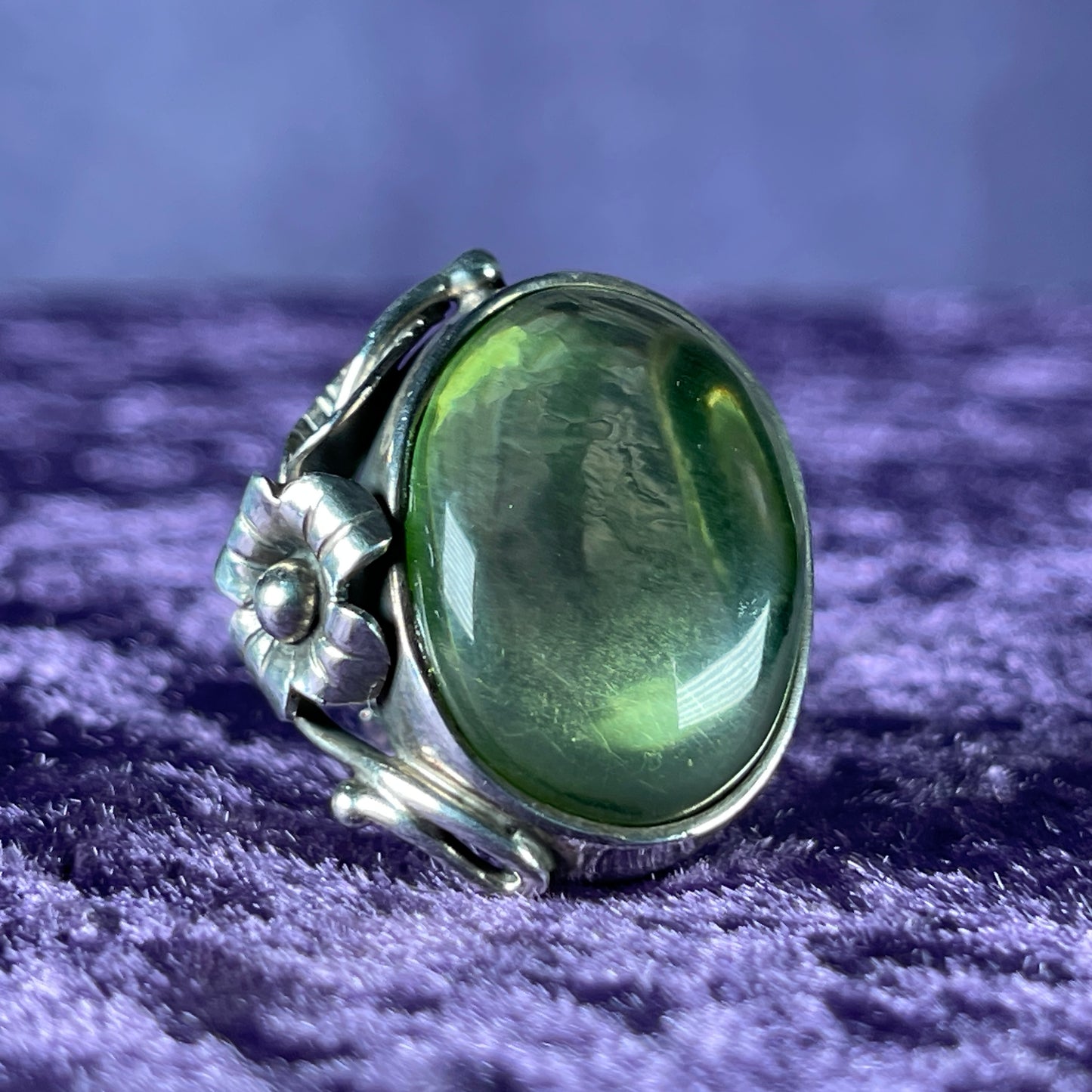 Vintage 925 Sterling Silver Flower with Green Stone Ring Size R / 8.5 Adjustable