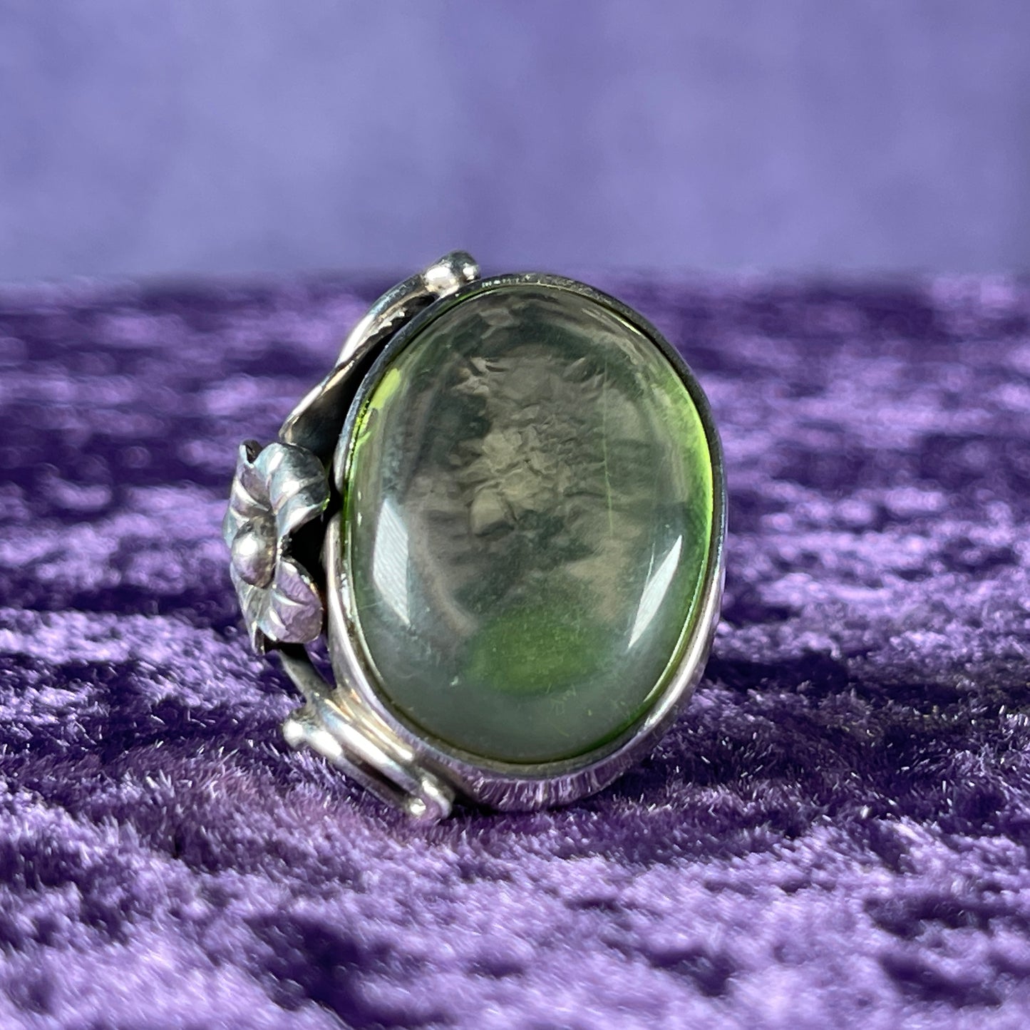 Vintage 925 Sterling Silver Flower with Green Stone Ring Size R / 8.5 Adjustable