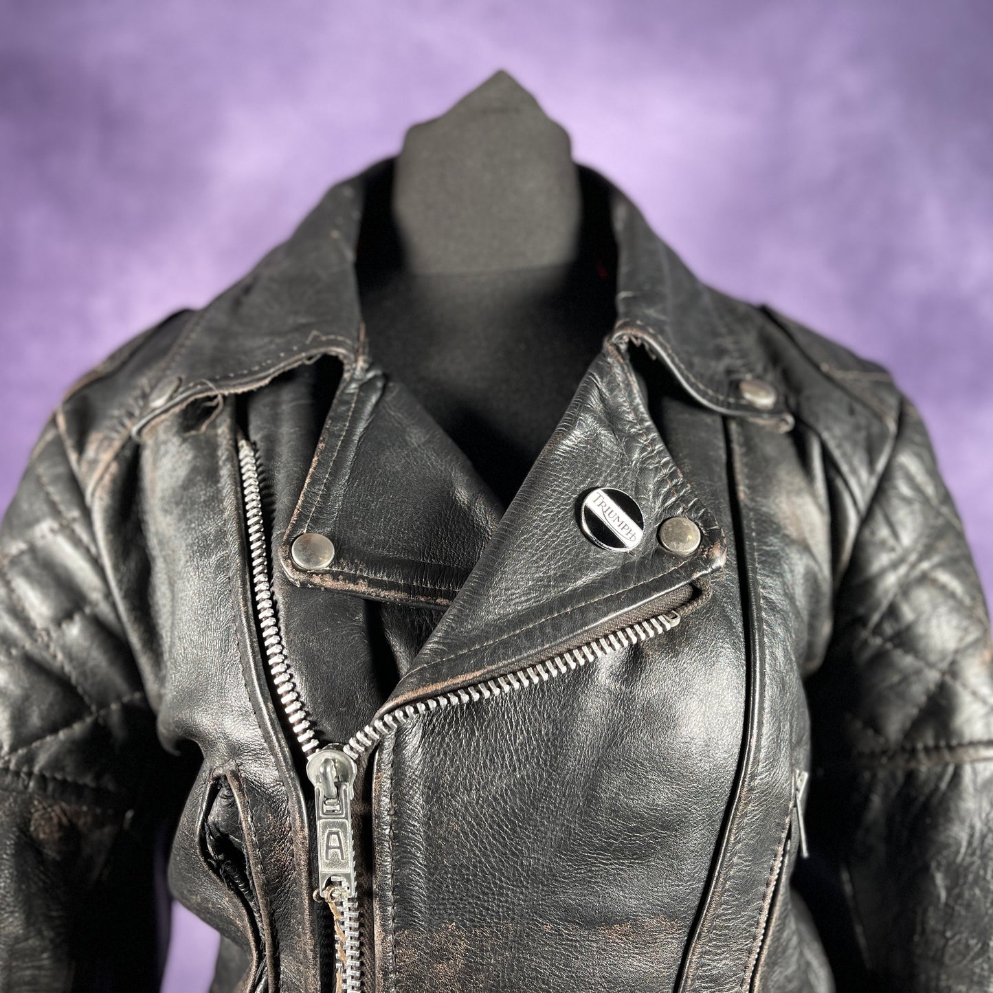 Vintage 1970s Mens Black Leather Biker Jacket Vintage Triumph Badge XS
