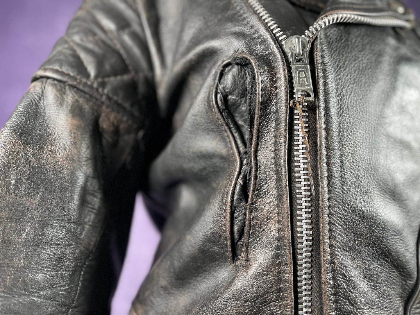 Vintage 1970s Mens Black Leather Biker Jacket Vintage Triumph Badge XS