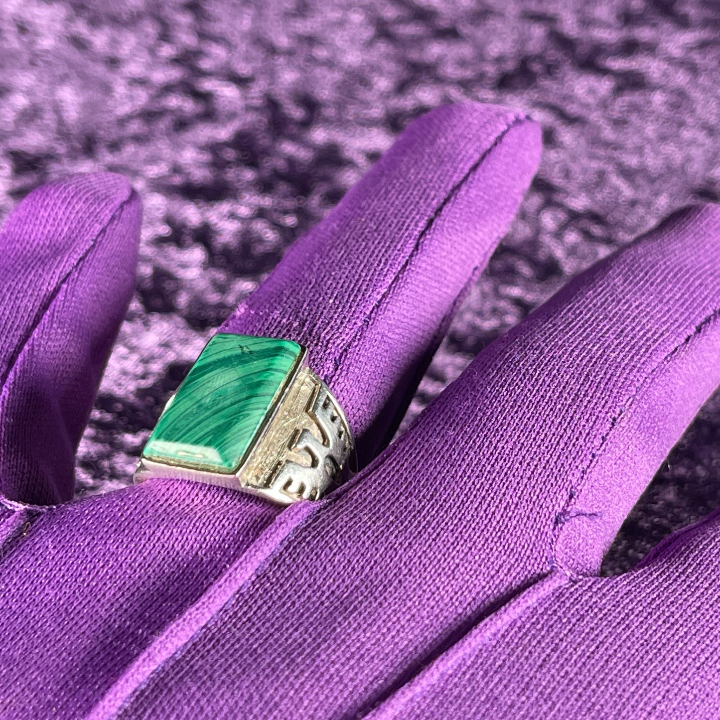 Vintage Native American Malachite Navajo Thunderbird Navajo 925 Silver Size T / 9.5