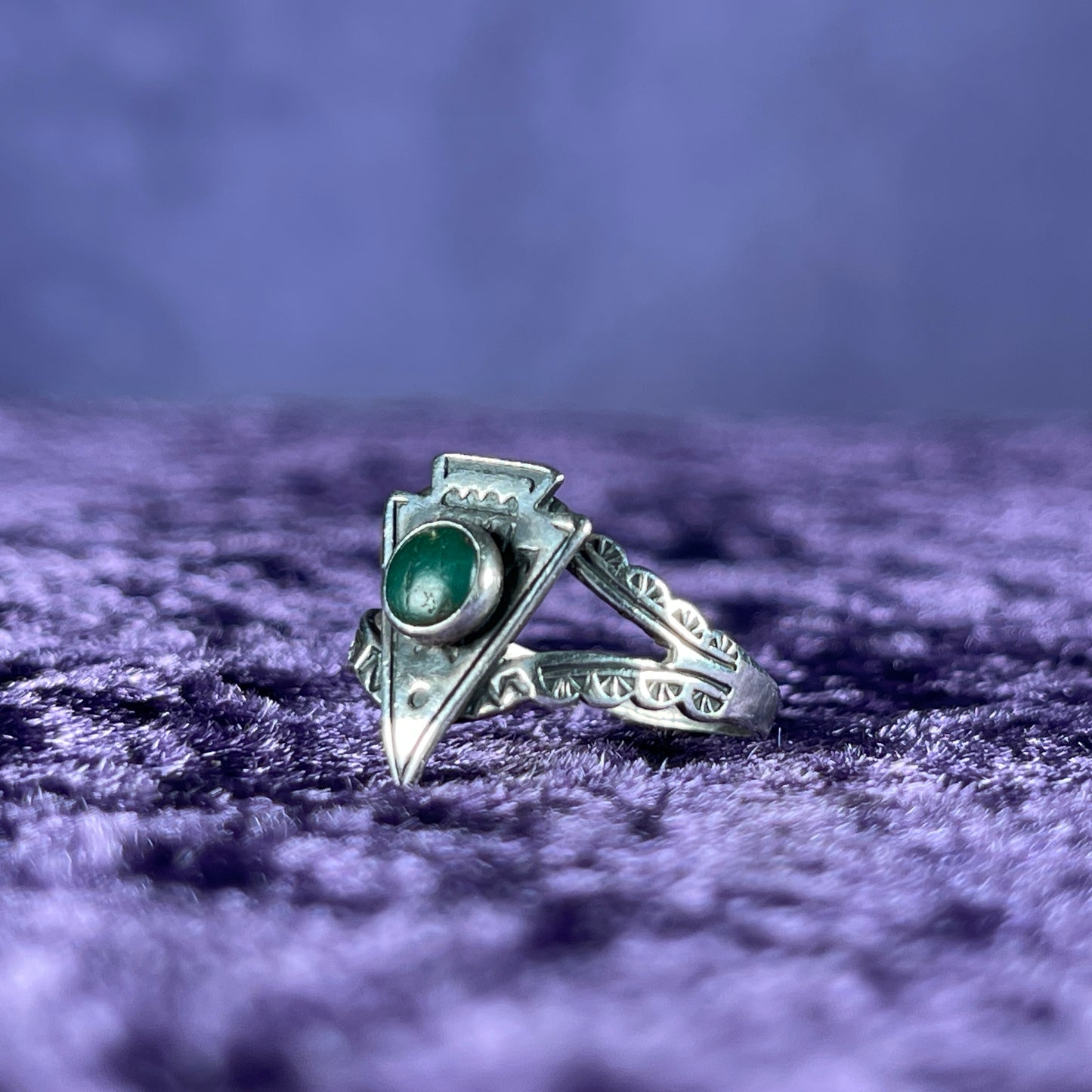 Vintage Navajo Arrow Head Green Stone Sterling Silver Ladies Ring Size L / 5.75 