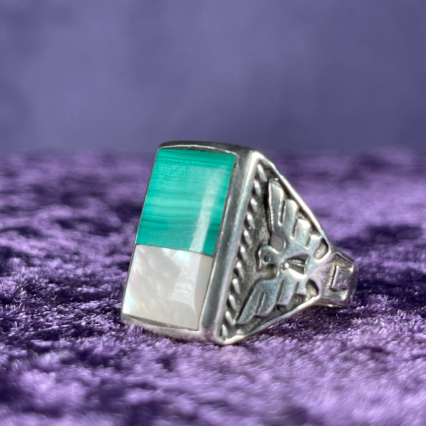 Vintage Native American Mother of Pearl & Malachite Thunderbird & Kachina Navajo 925 Silver Ring Size W.5 / 11.25