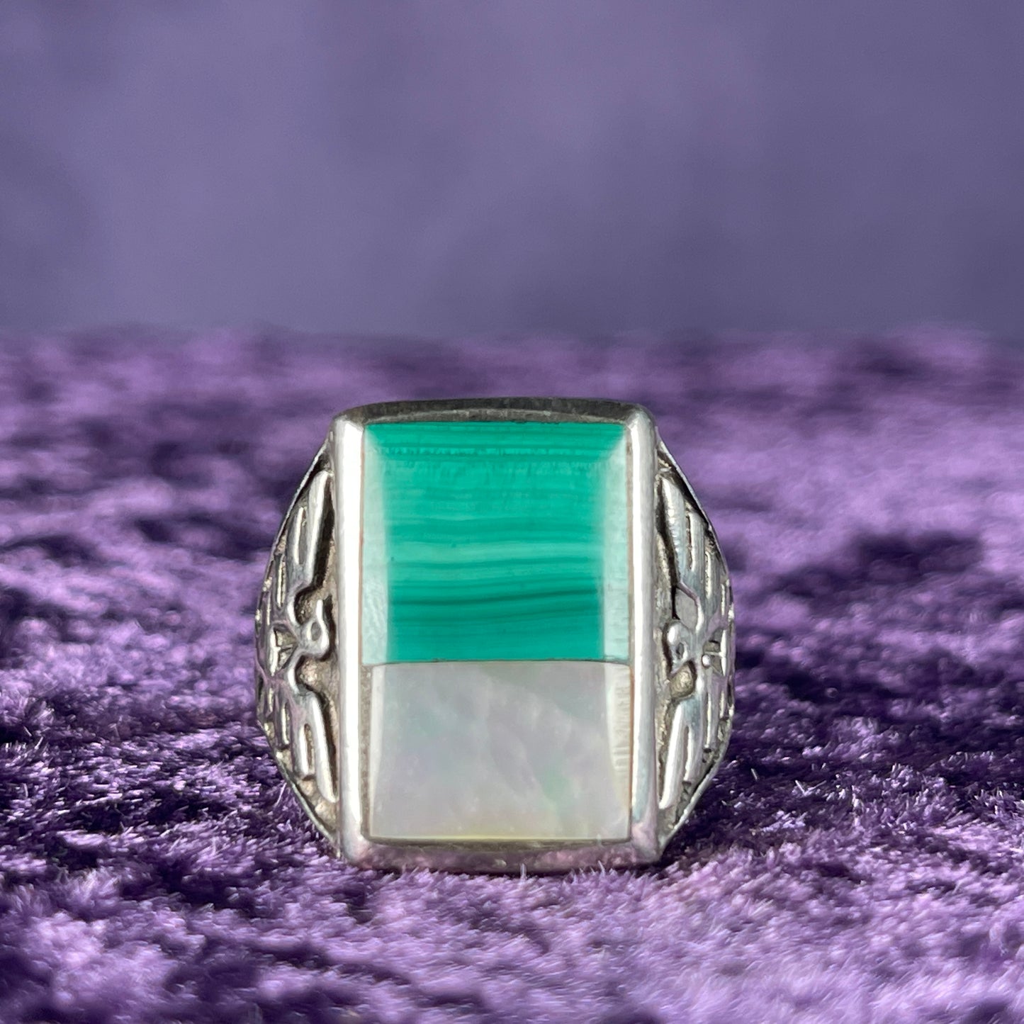 Vintage Native American Mother of Pearl & Malachite Thunderbird & Kachina Navajo 925 Silver Ring Size W.5 / 11.25