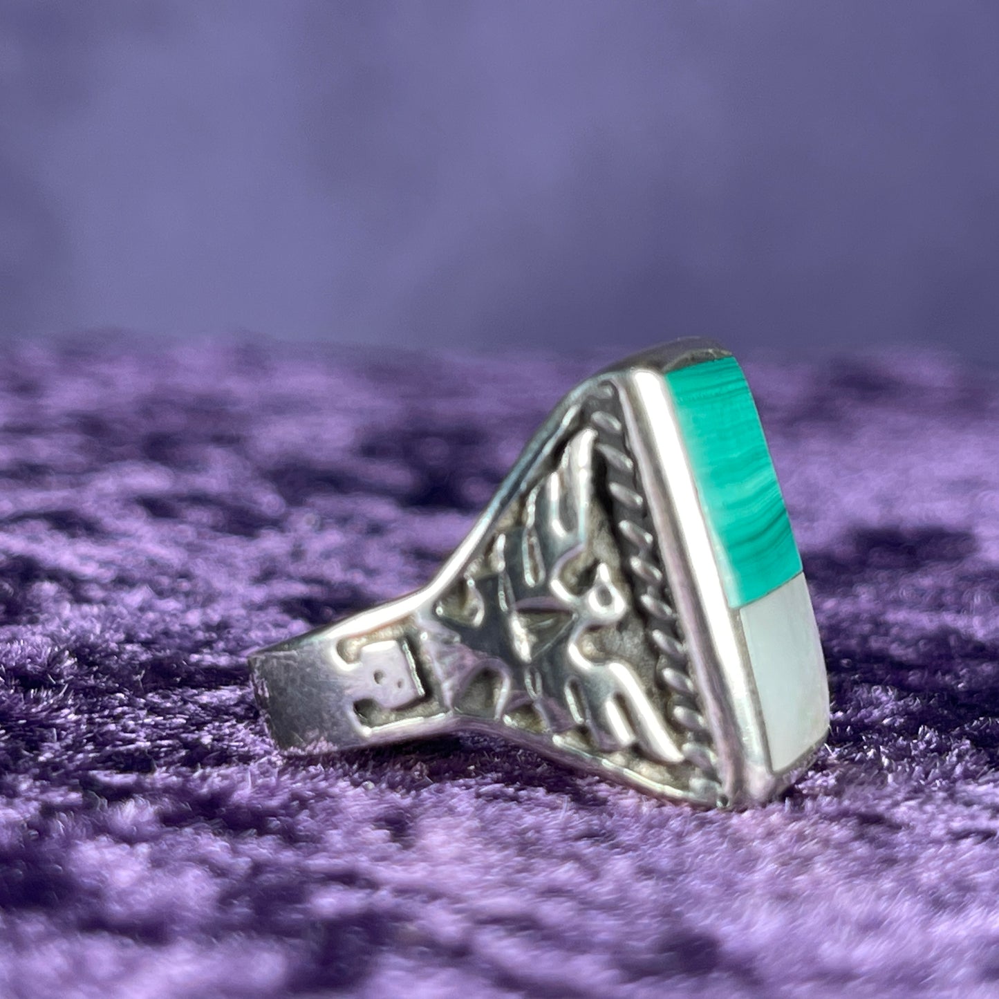 Vintage Native American Mother of Pearl & Malachite Thunderbird & Kachina Navajo 925 Silver Ring Size W.5 / 11.25