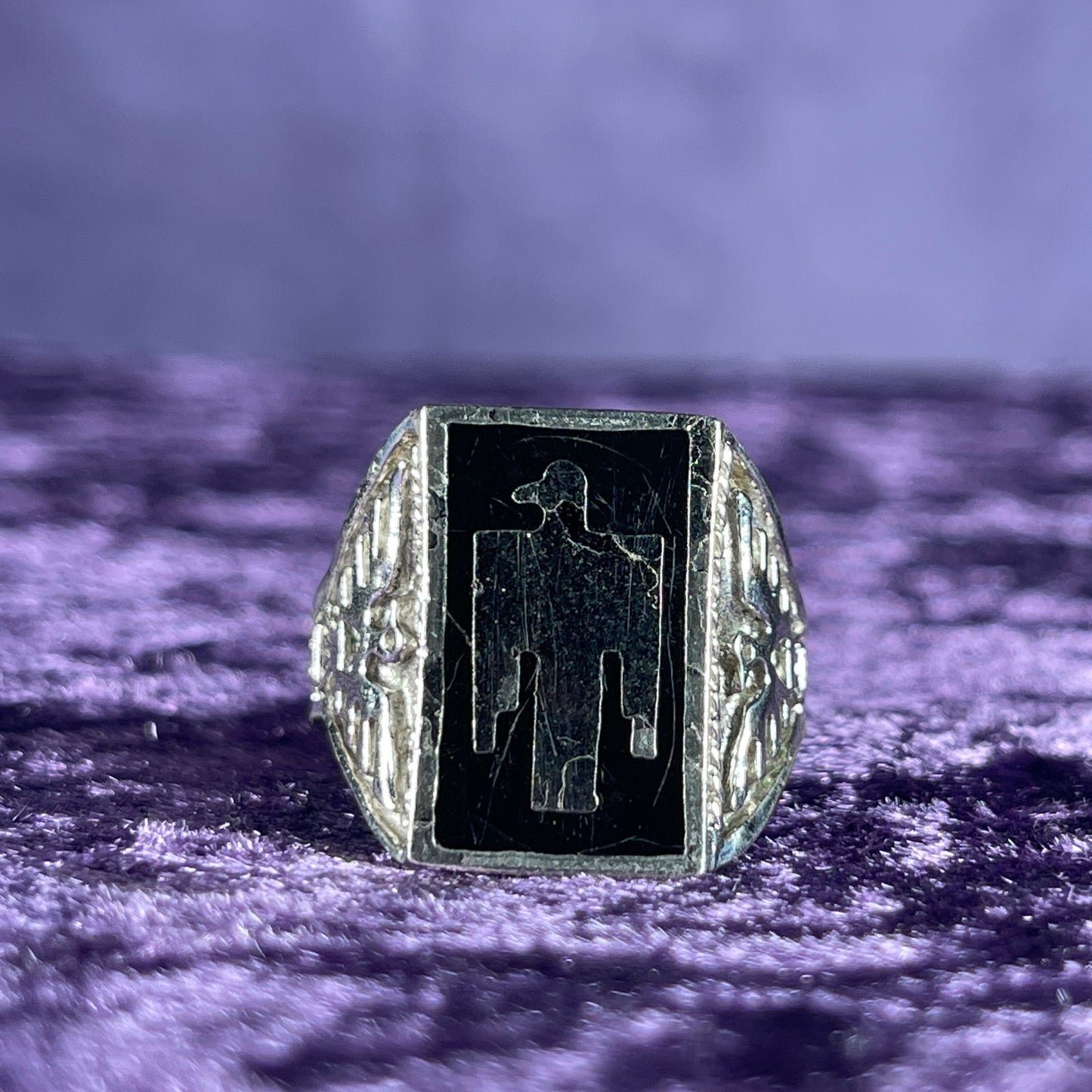Vintage Native American Jet Thunderbird Navajo 925 Silver Ring Size S.5 / 9.5