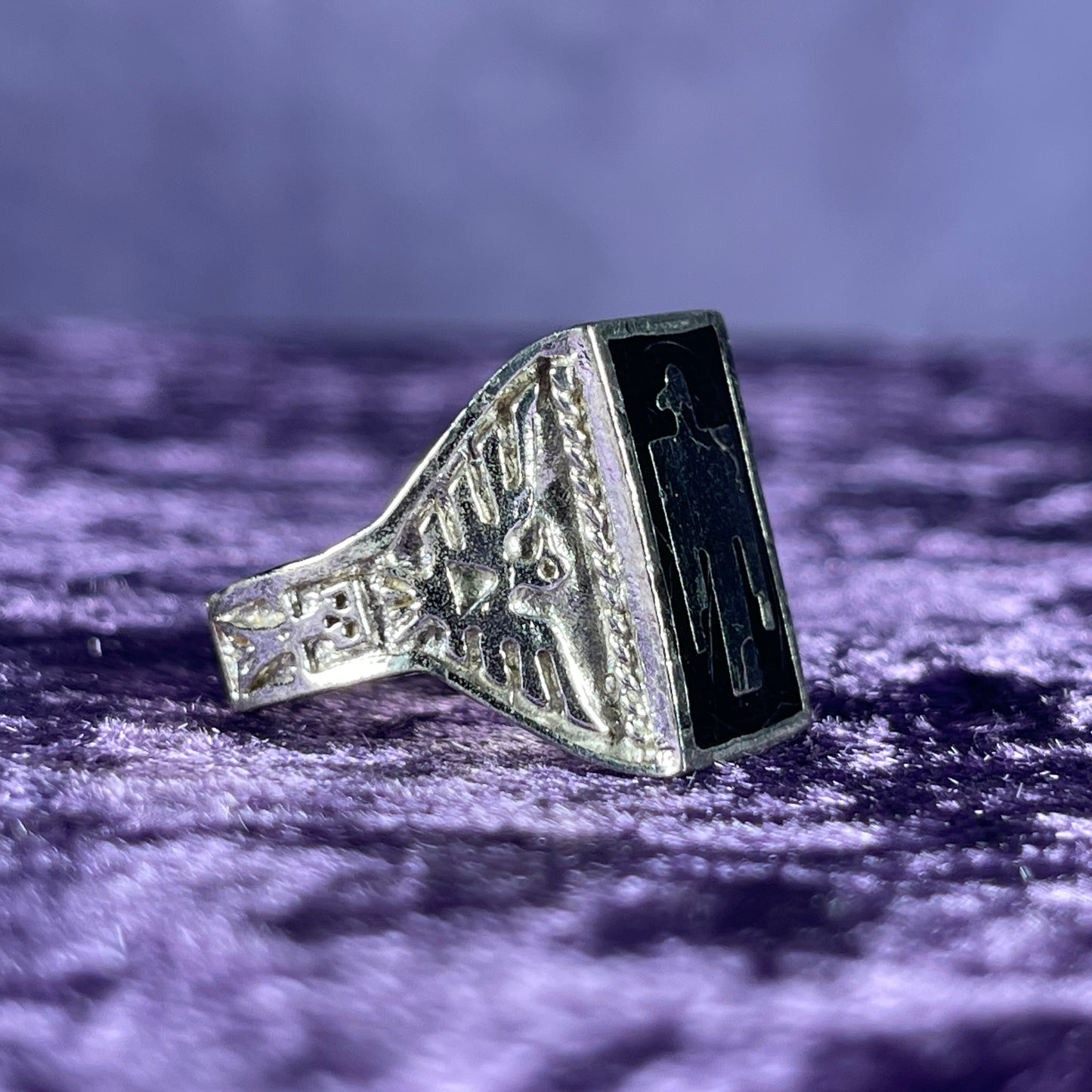 Vintage Native American Jet Thunderbird Navajo 925 Silver Ring Size S.5 / 9.5