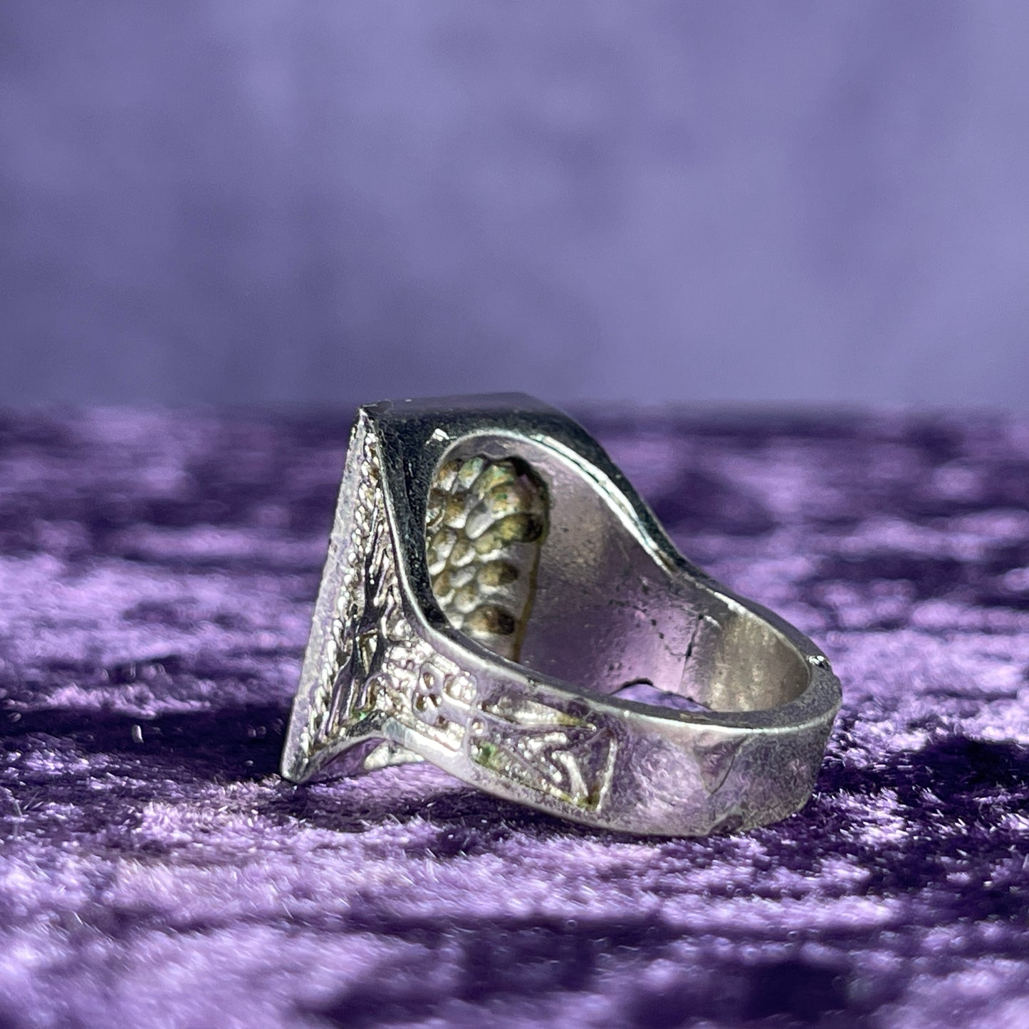 Vintage Native American Jet Thunderbird Navajo 925 Silver Ring Size S.5 / 9.5