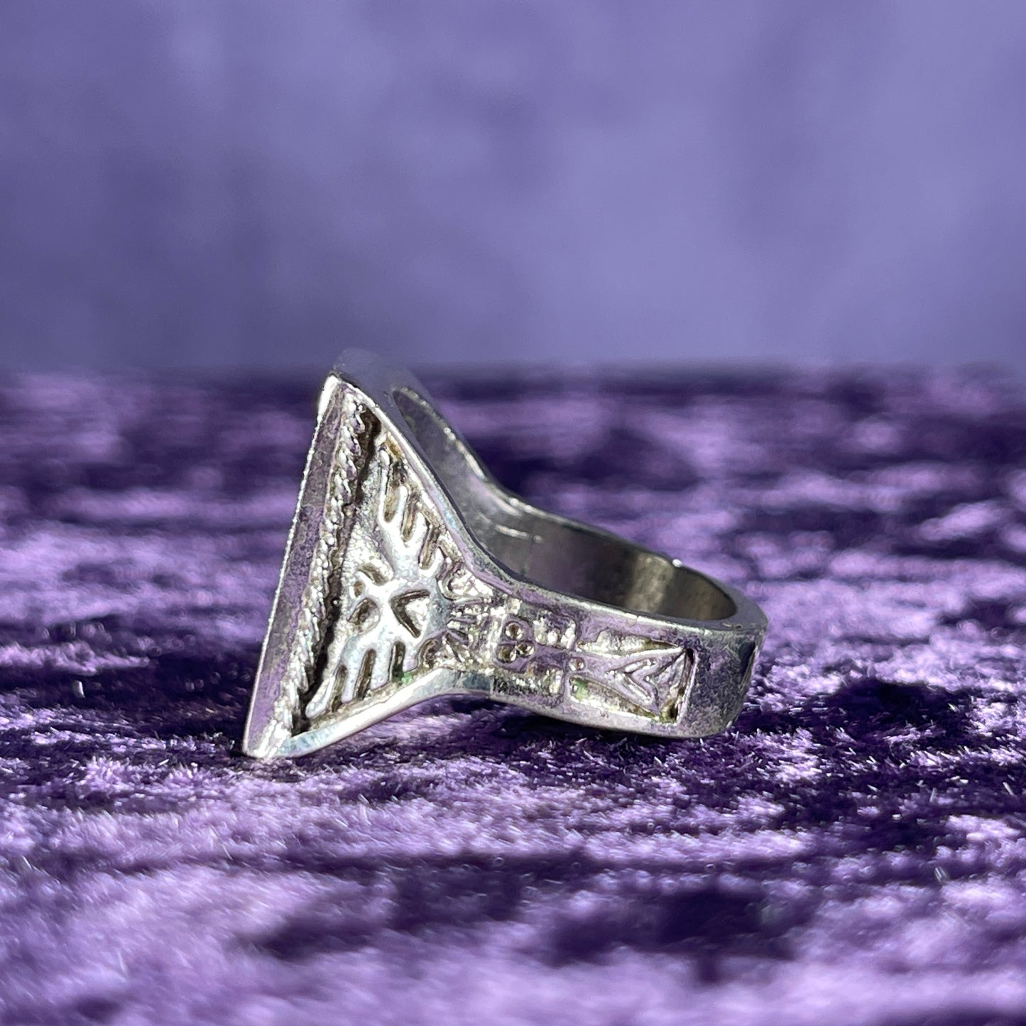 Vintage Native American Jet Thunderbird Navajo 925 Silver Ring Size S.5 / 9.5