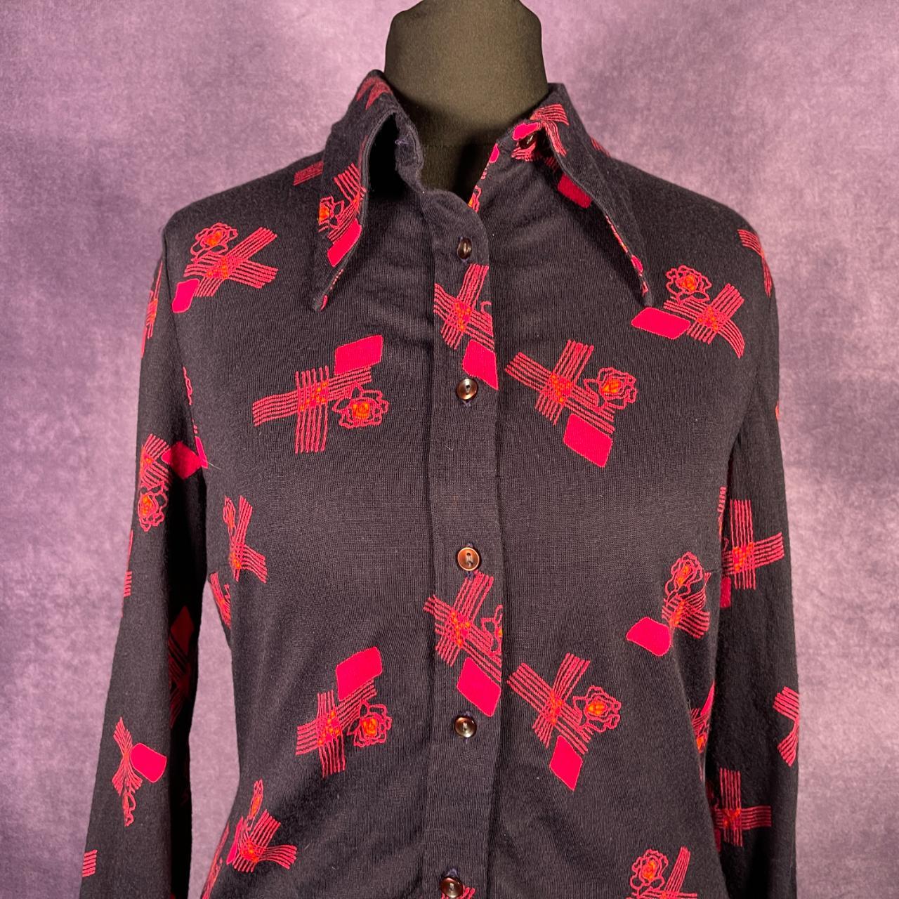 Vintage 1970s Ladies Dagger Collar Black Red Small