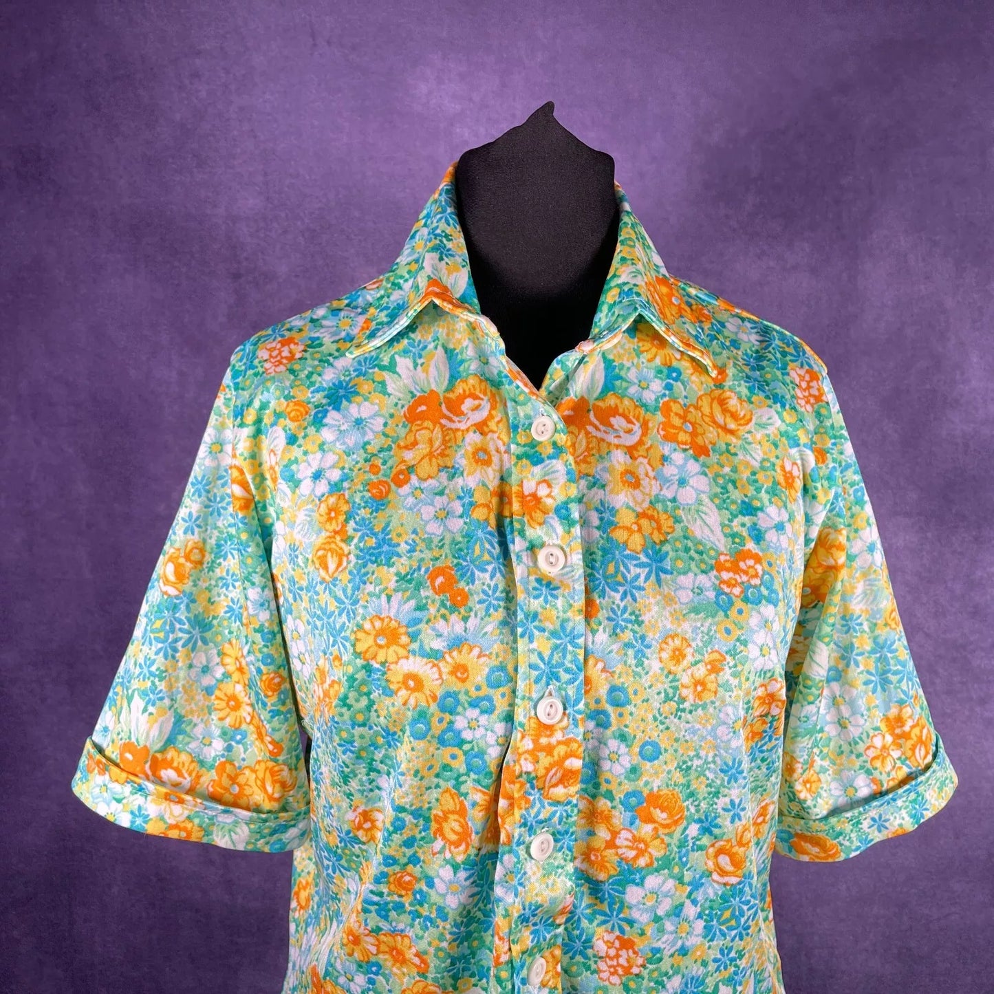 Vintage 1970s Summer Green Flower Button Shirt Ladies