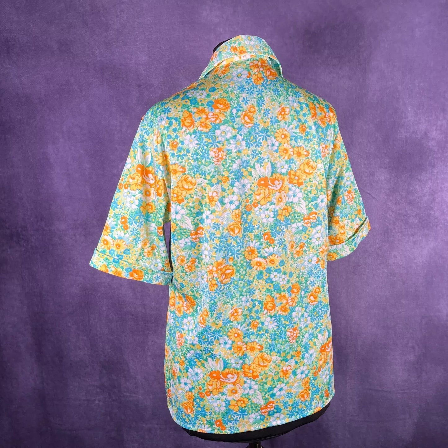 Vintage 1970s Summer Green Flower Button Shirt Ladies
