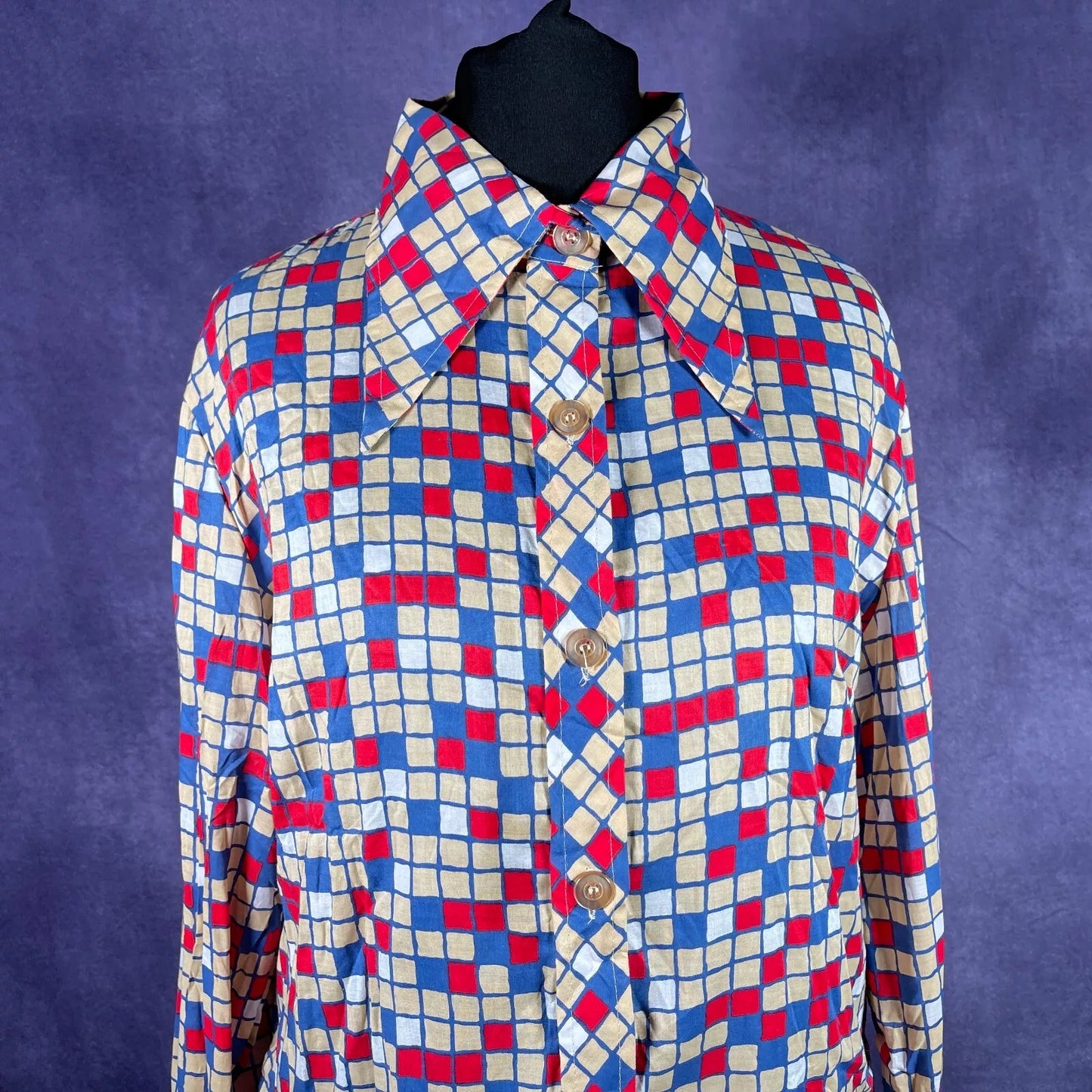 Vintage 1970s Red Cream Blue Square Pattern Dagger Collar Shirt