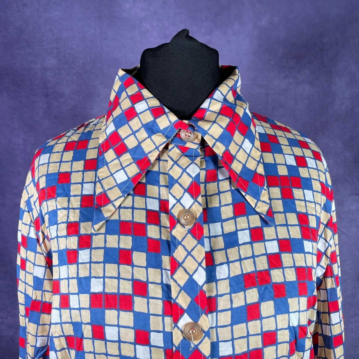 Vintage 1970s Red Cream Blue Square Pattern Dagger Collar Shirt