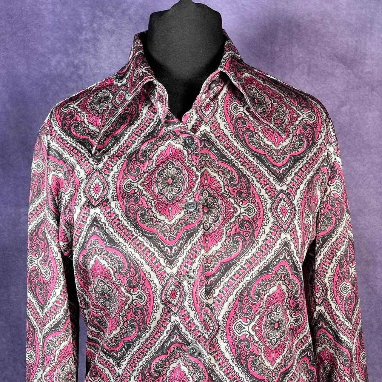 Vintage 1970s Psychedelic Dagger Collar Shirt Ladies Pink Black Size Large