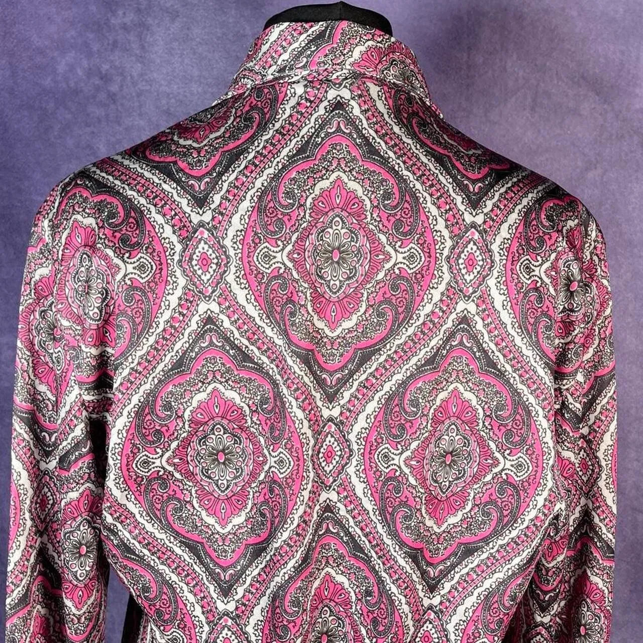 Vintage 1970s Psychedelic Dagger Collar Shirt Ladies Pink Black Size Large