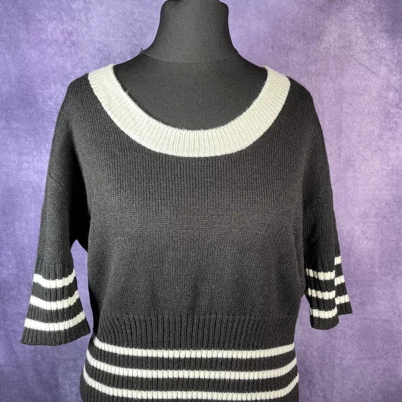 Vintage 1970's Ladies Black White Sweater Mod B-Girl Size 12/14