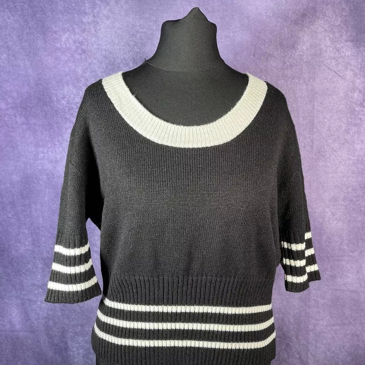 Vintage 1970's Ladies Black White Sweater Mod B-Girl Size 12/14