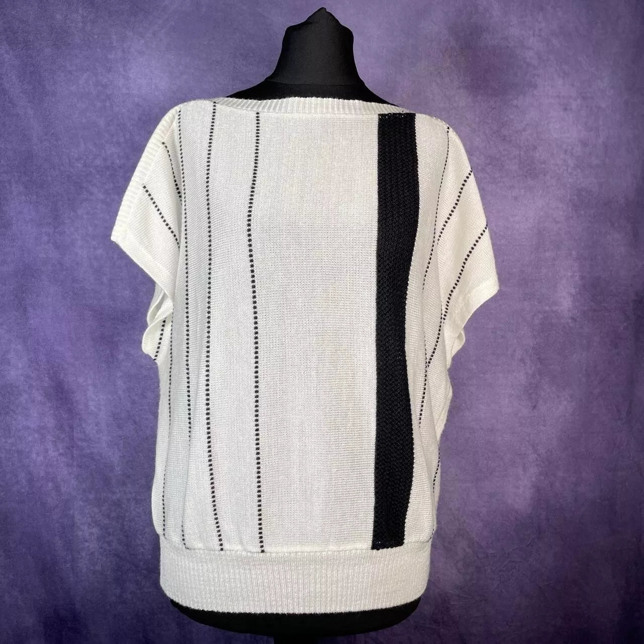 Vintage 1980s C&A Ladies Sleevless Sweater White Black Stripes Pattern Size XXL