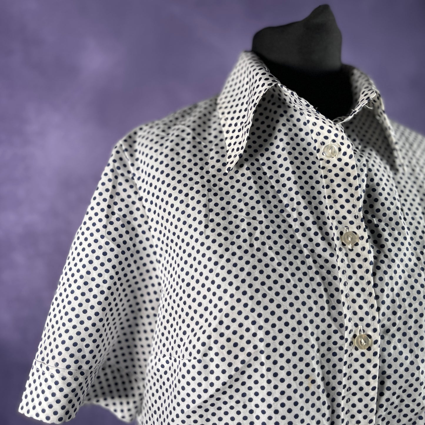 Vintage 1970s White Dark Blue Navy Polka Dot Short Sleeve Shirt