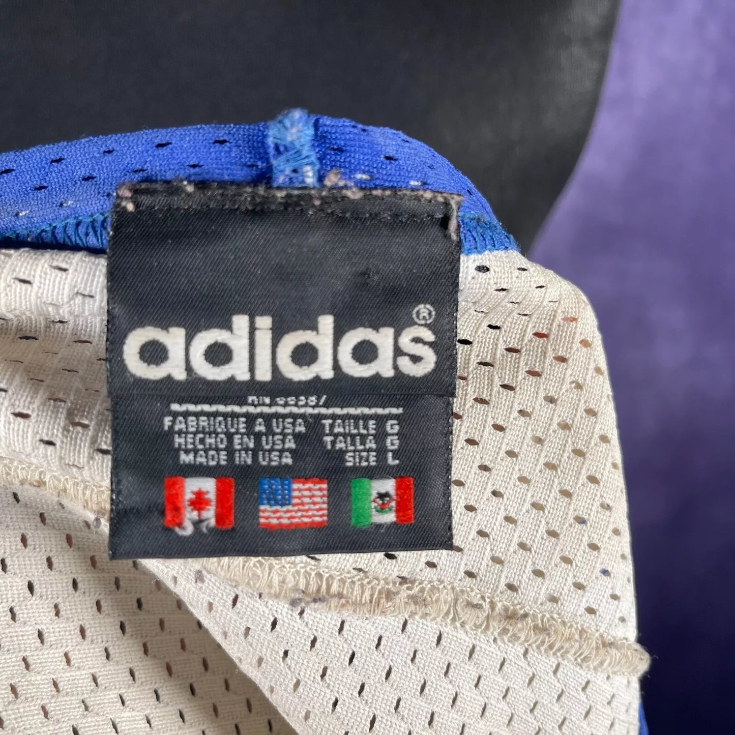 Vintage 90's Adidas Men's Blue and White Shirt